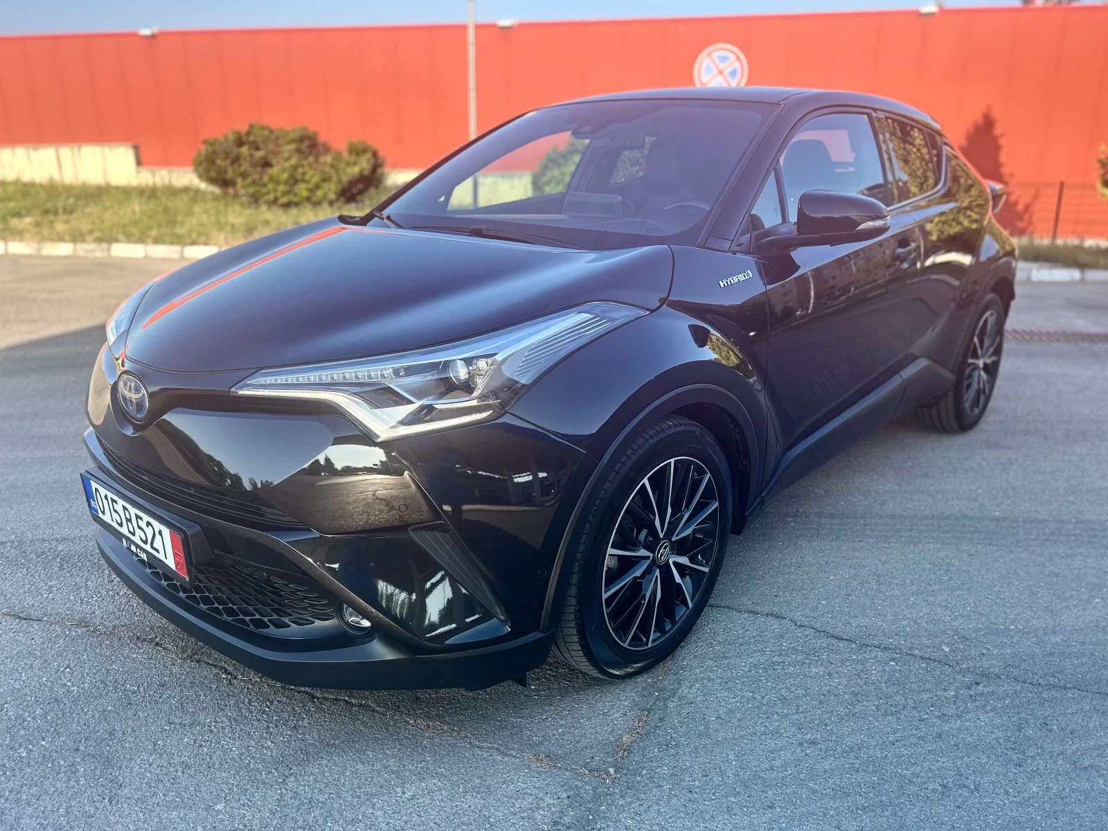 Toyota C-HR LED-Кожен салон-Нави-Камера-130000км-Италия! - изображение 2