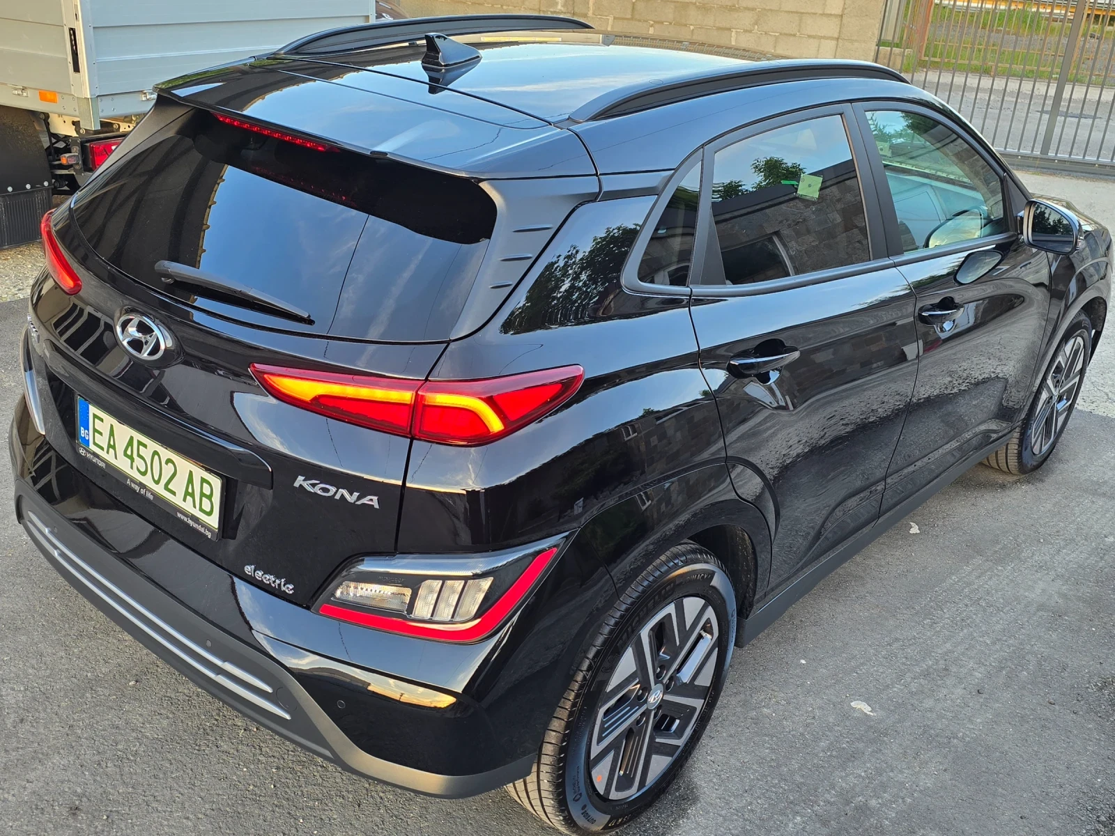 Hyundai Kona 64 kWh  204 к.с - изображение 7