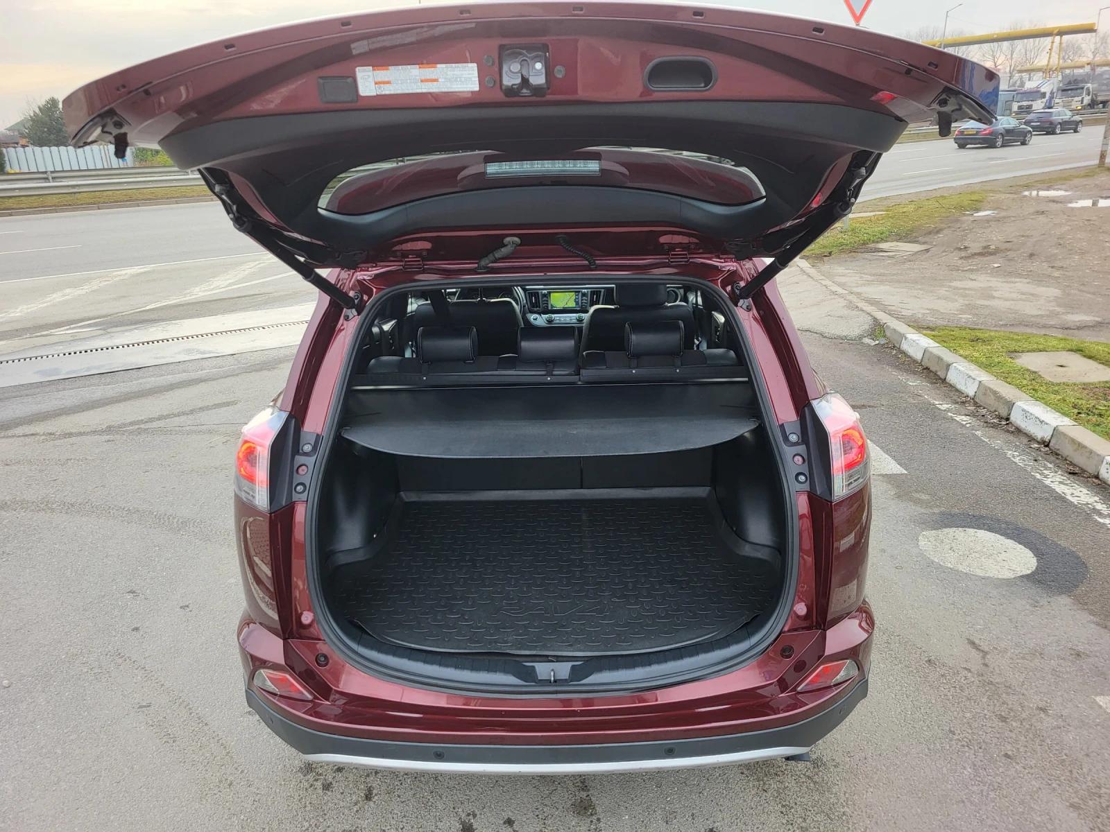 Toyota Rav4 2.0 D4D 143 �� EURO 6B EXECUTIVE ������ ������  | Mobile.bg � ����������� 16