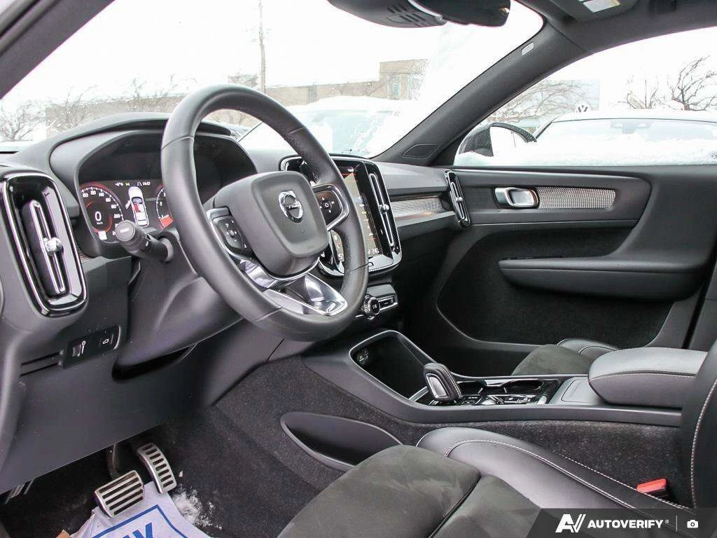 Volvo XC40 * R Design * CARFAX * ЦЕНА ДО БГ - изображение 10