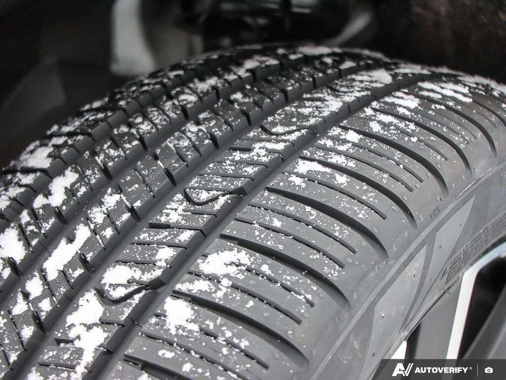 Volvo XC40 * R Design * CARFAX * ЦЕНА ДО БГ - изображение 9