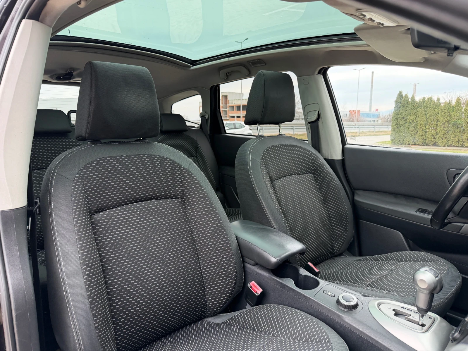 Nissan Qashqai + 2 4x4 2.0i 140 kc. 6+ 1 panorama avtomat  | Mobile.bg � ����������� 12