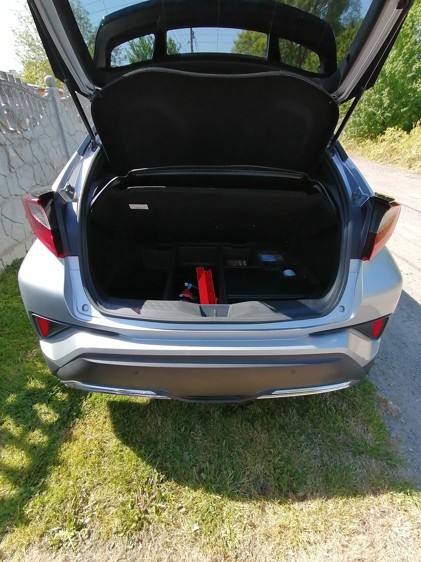 Toyota C-HR, снимка 12 - Автомобили и джипове - 54465170