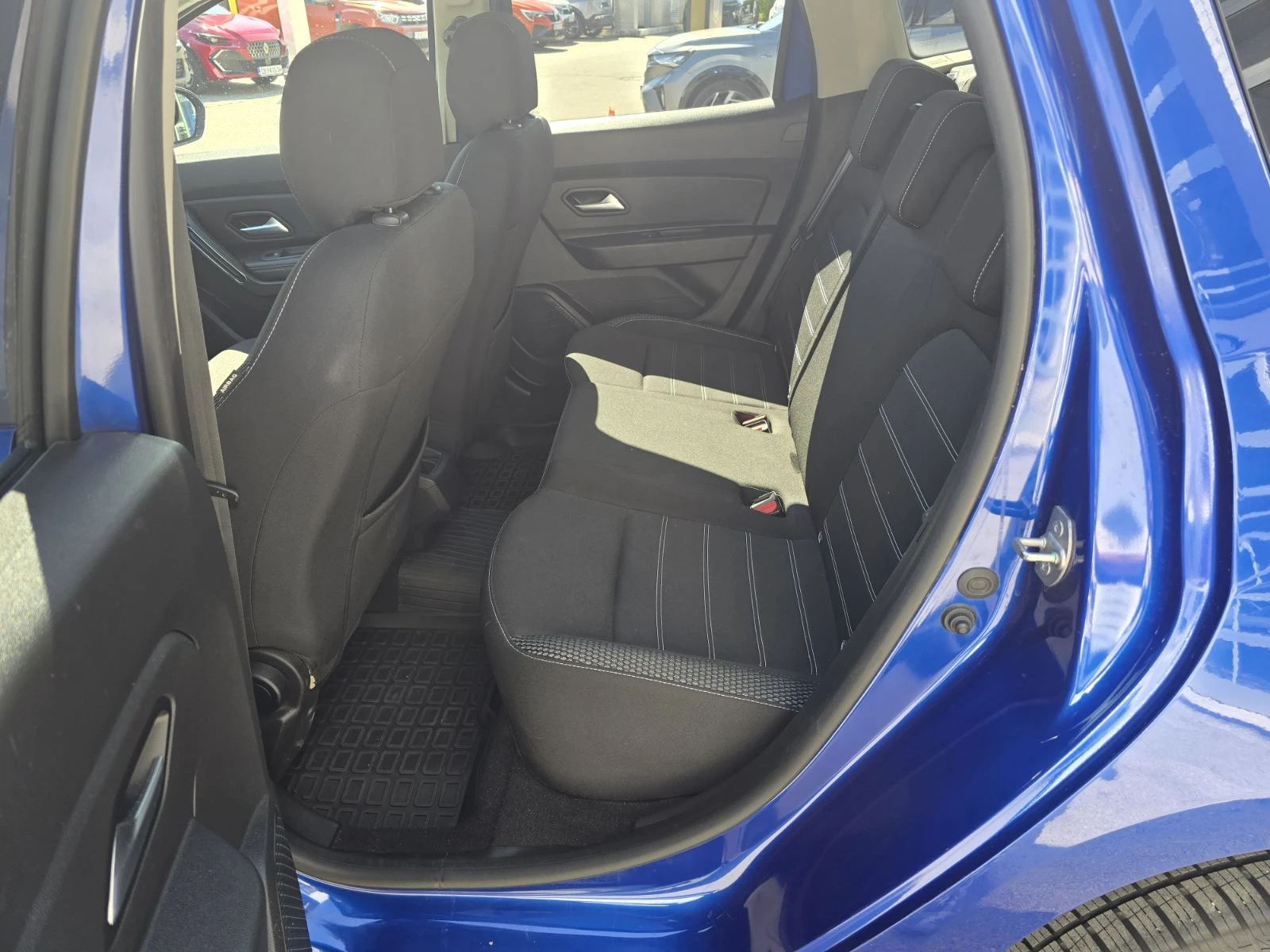 Dacia Duster dCi 115 к.с. Дизел 4x4 Stop & Start, снимка 15 - Автомобили и джипове - 55078059