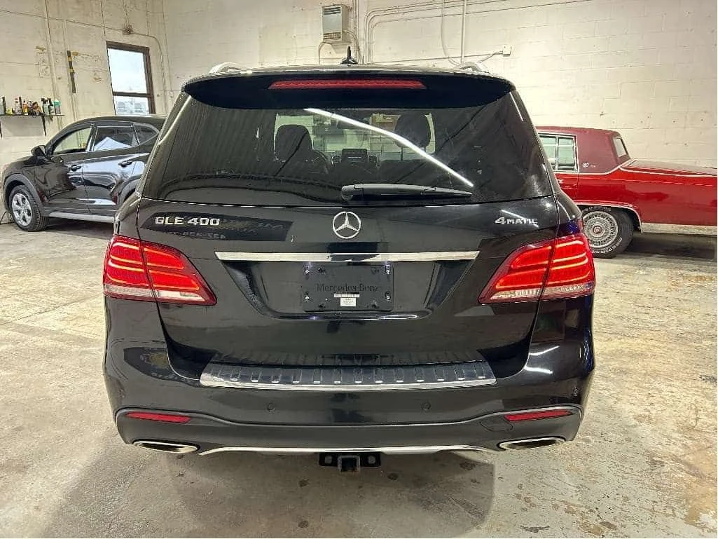 Mercedes-Benz GLE * 400 * CARFAX * БЕЗ ПЪРВОНАЧАЛНА ВНОСКА, снимка 6 - Автомобили и джипове - 55346095