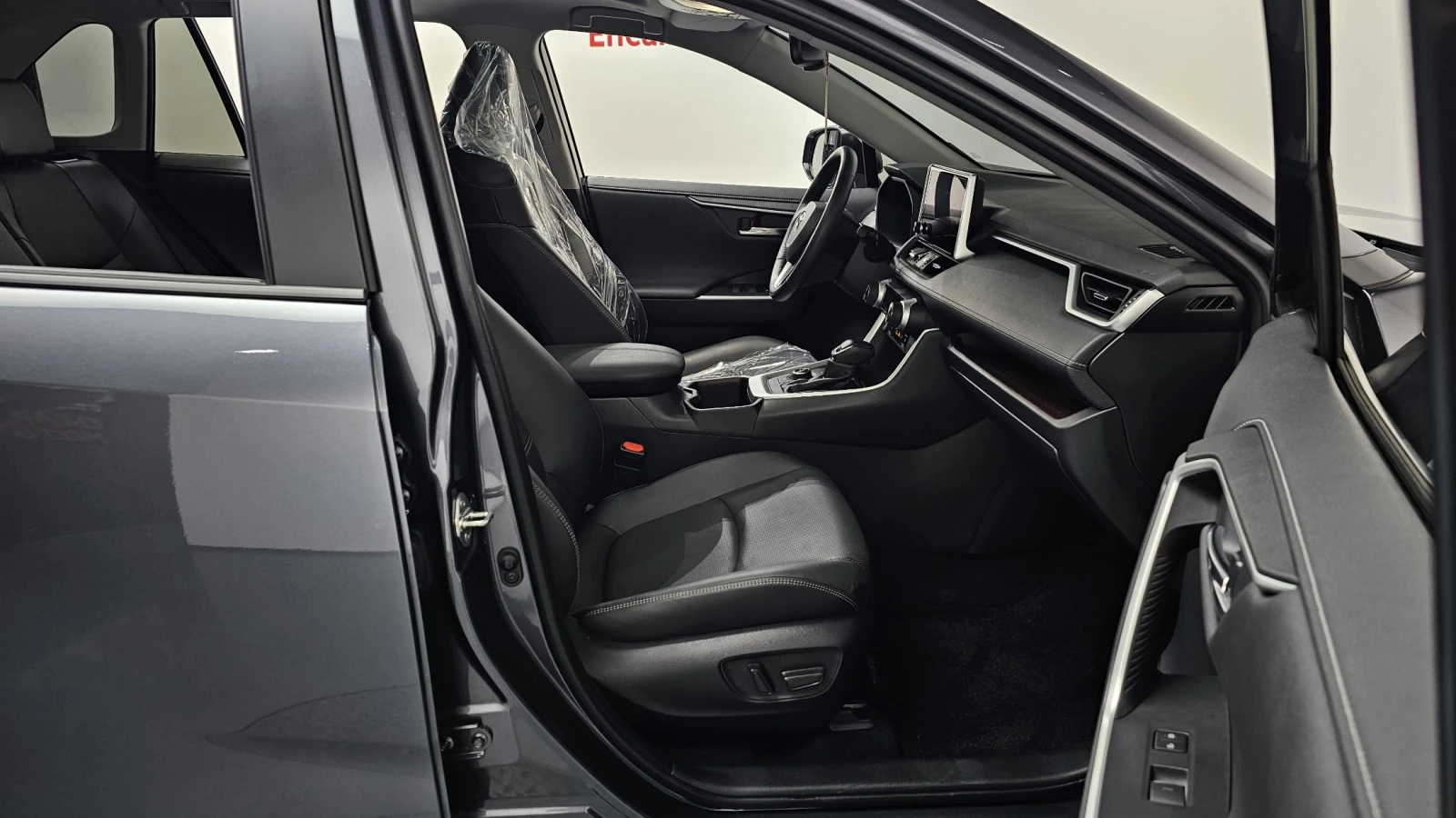 Toyota Rav4 2024* LIMITED* 4X4* ОБДУХ* DIS* PANO* КРАЙНА ЦЕНА, снимка 15 - Автомобили и джипове - 55484773