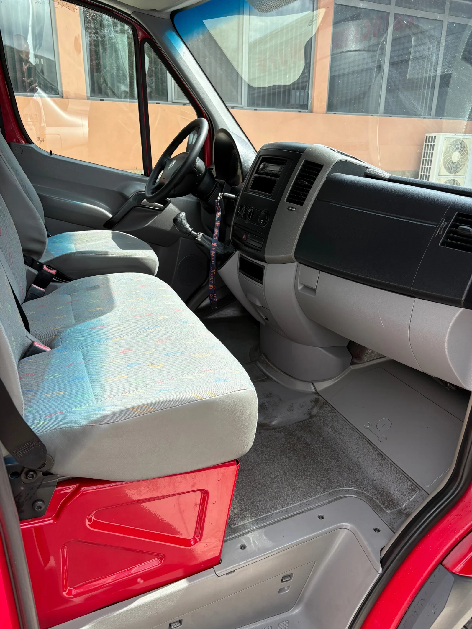VW Crafter 2, 5 TDI БРЕЗЕНТ , БОРТ, снимка 5 - Бусове и автобуси - 53037347