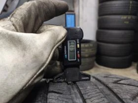 Гуми Зимни 235/45R18, снимка 3