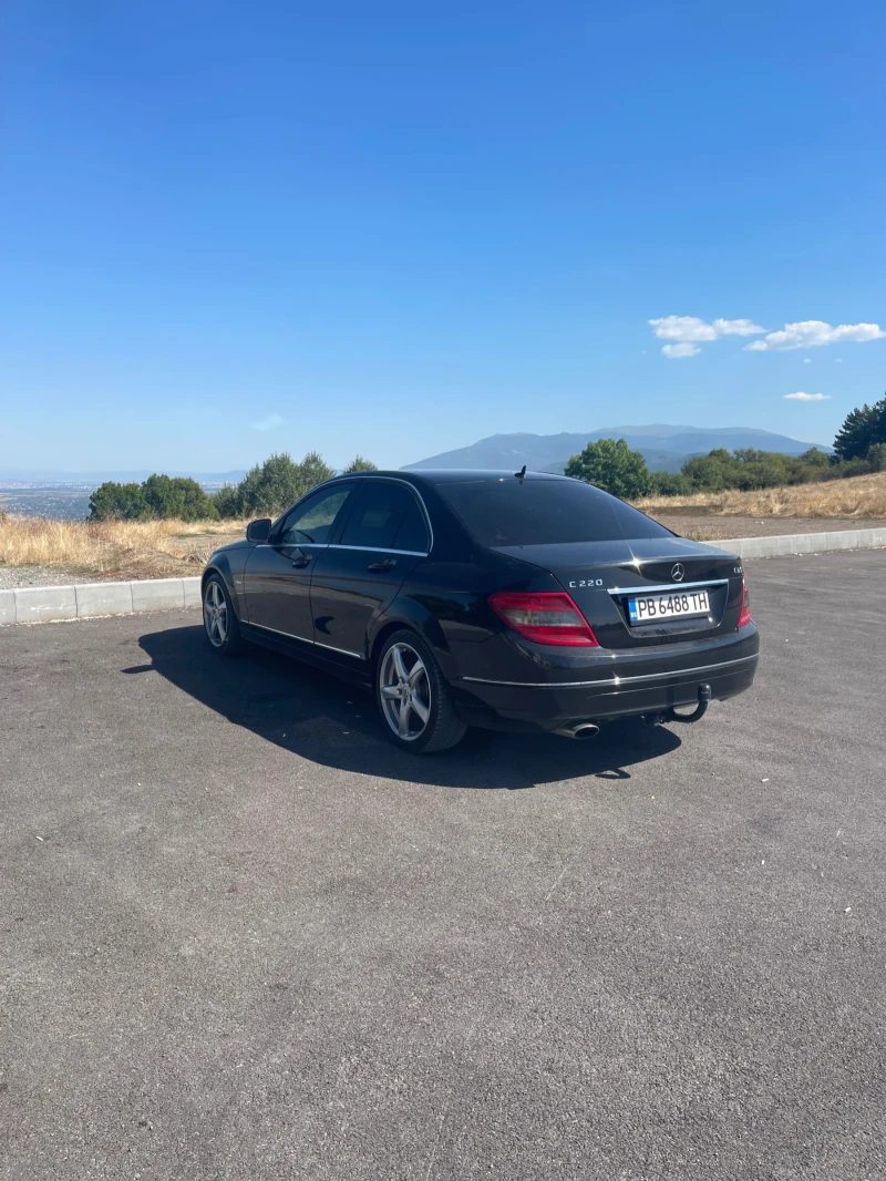 Mercedes-Benz C 220, снимка 10 - Автомобили и джипове - 46989626