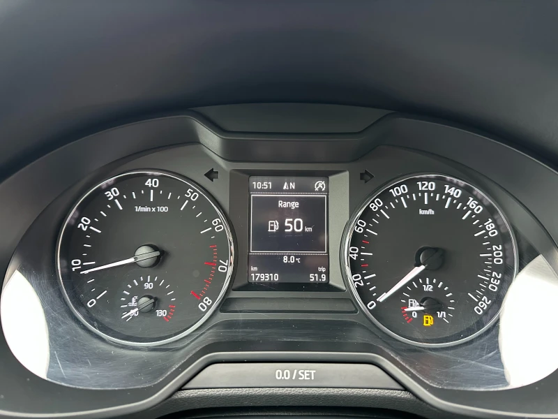 Skoda Octavia 1.8/4x4/Автоматик/ГАРАНЦИЯ 6 МЕСЕЦА, снимка 13 - Автомобили и джипове - 49448103