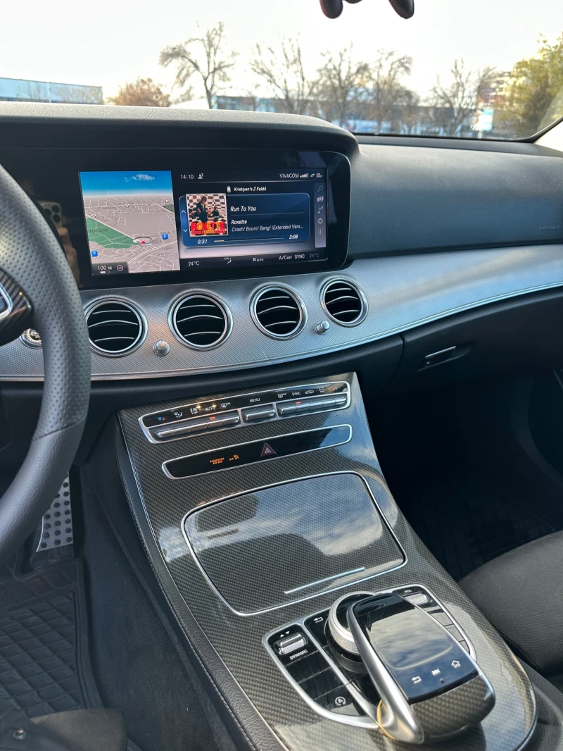 Mercedes-Benz E 200, снимка 9 - Автомобили и джипове - 51555122