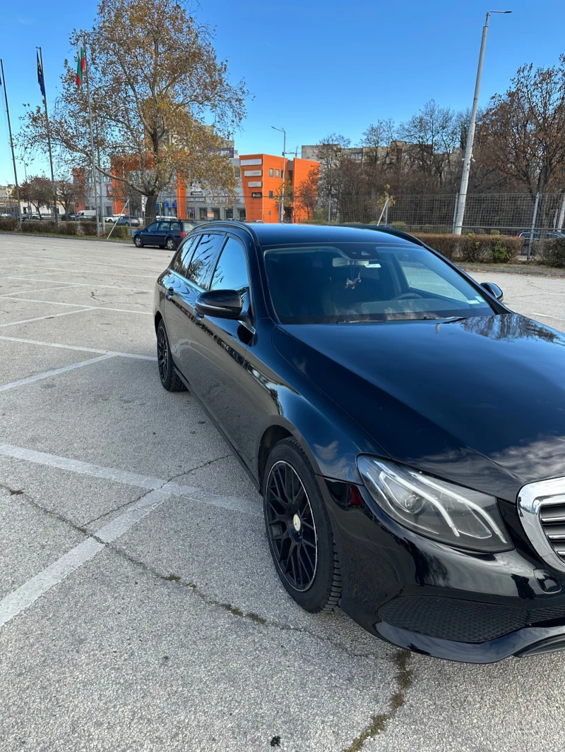 Mercedes-Benz E 200, снимка 3 - Автомобили и джипове - 51555122