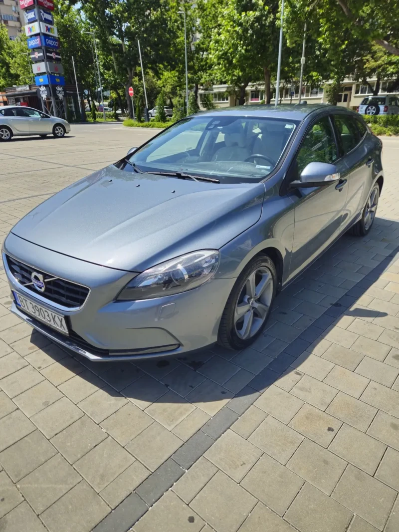 Volvo V40 1.6 D2, снимка 10 - Автомобили и джипове - 51712292