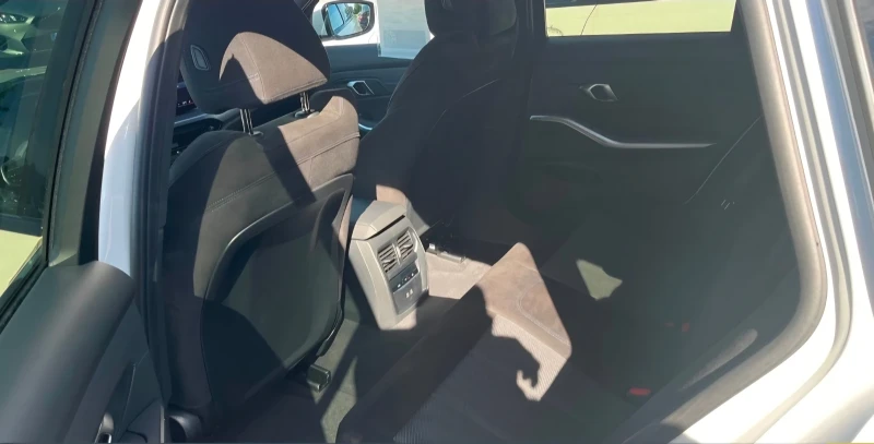 BMW 330 xDrive LCI 2 , снимка 8 - Автомобили и джипове - 52502744