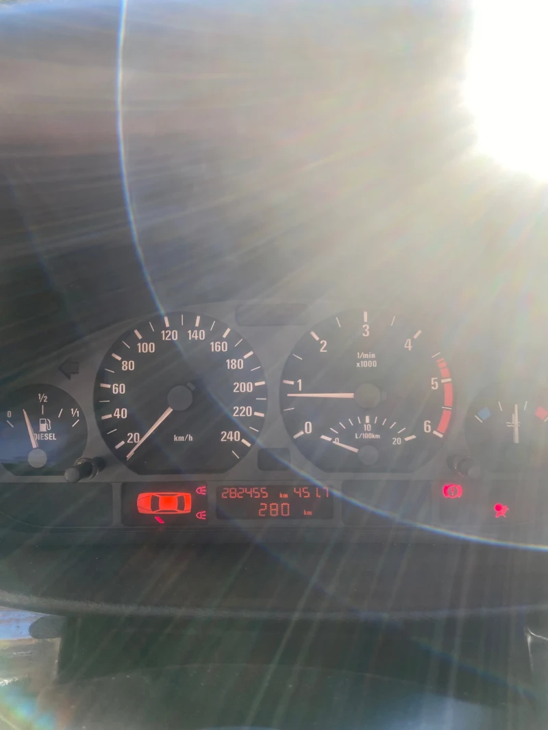 BMW 320, снимка 11 - Автомобили и джипове - 52611600