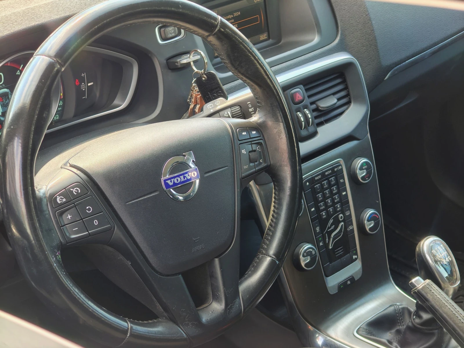 Volvo V40 D2 1.6 - изображение 6