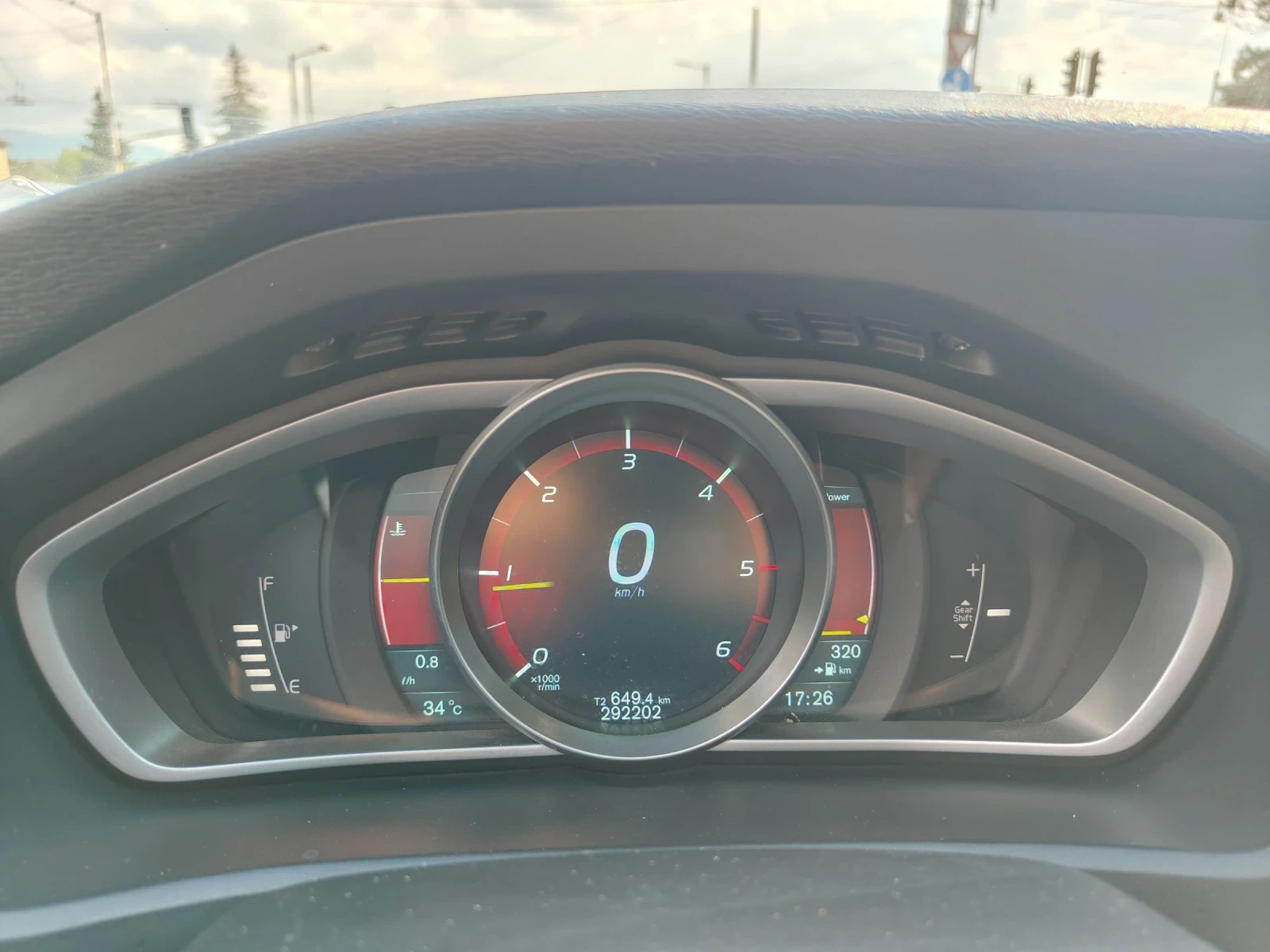 Volvo V40 D2 1.6 - изображение 10
