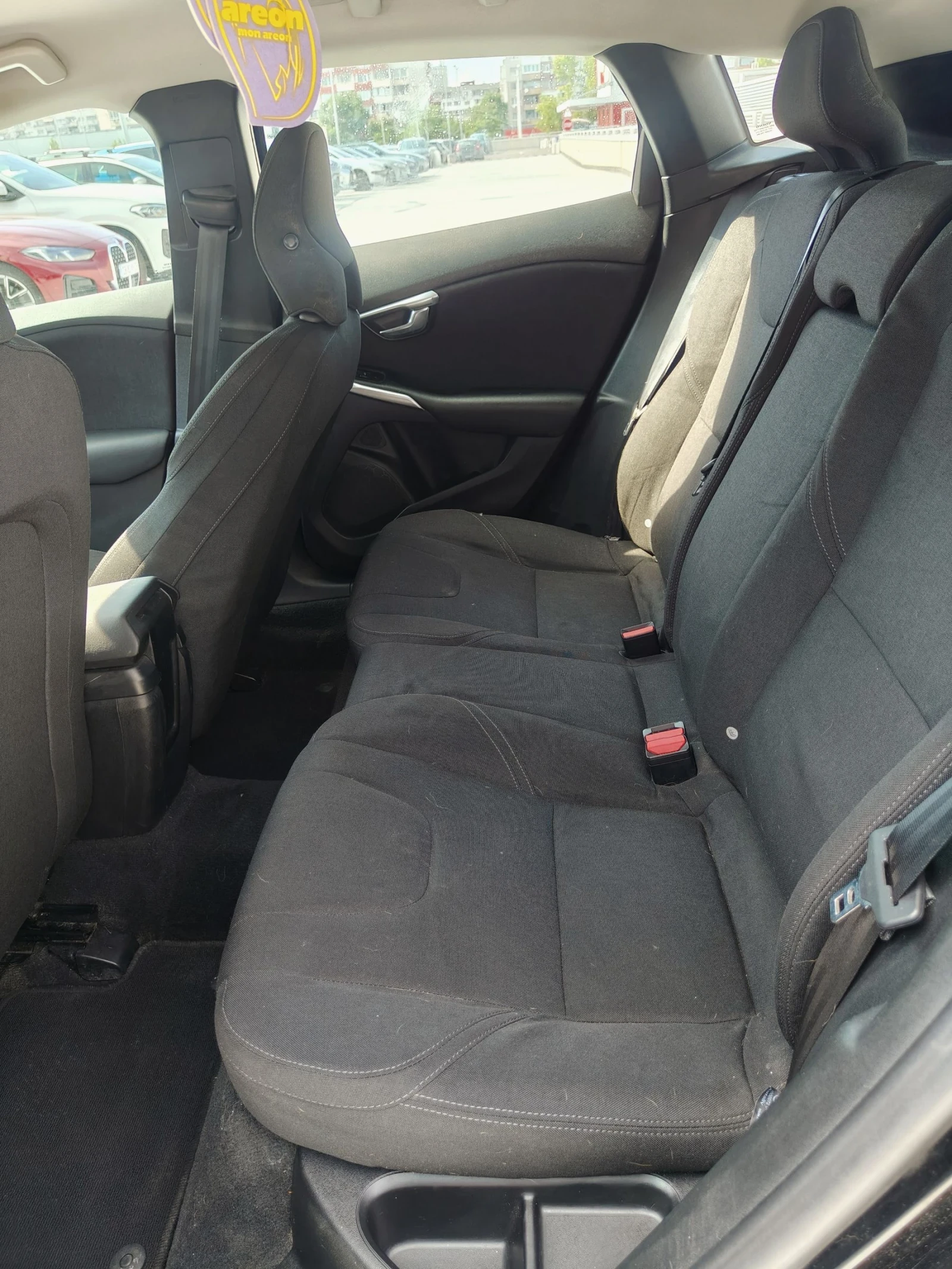 Volvo V40 D2 1.6 - изображение 7