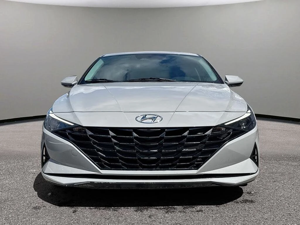 Hyundai Elantra PREFERRED FWD * CARPLAY * PANO * CAMERA * NAVI   - изображение 2
