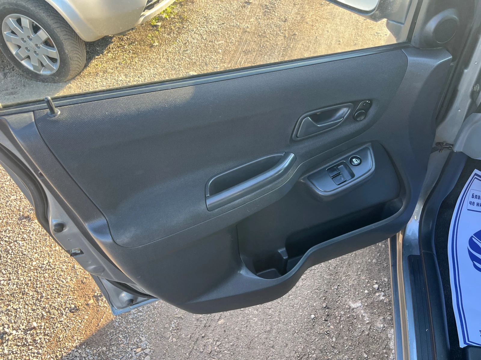 Subaru Justy 1.3 БЕНЗИН 4Х4 - изображение 6