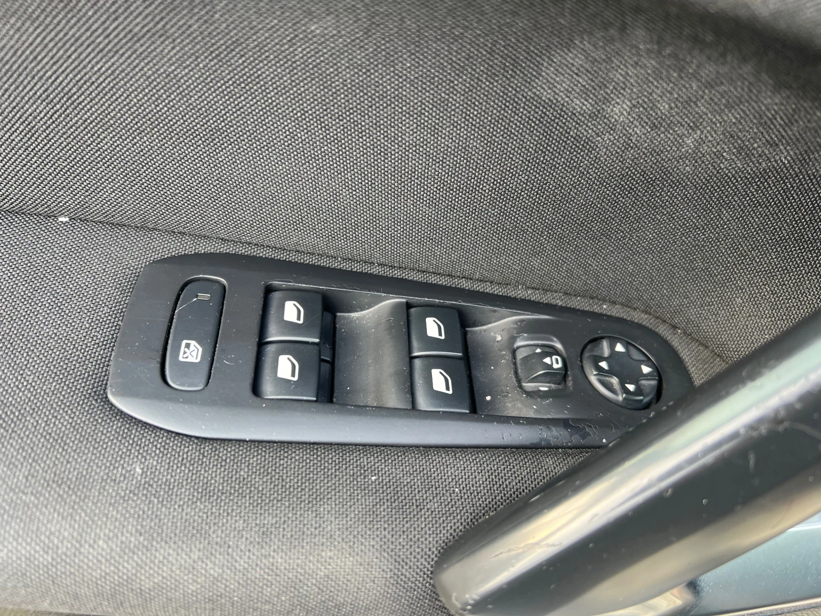 Peugeot 308 2.0, снимка 7 - Автомобили и джипове - 54158461