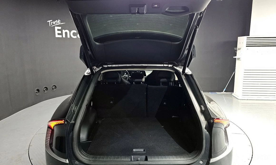 Kia EV6 * AWD* КАМЕРИ* 360* LANE* ASSIST* ПОДГРЕВ* , снимка 13 - Автомобили и джипове - 54214937