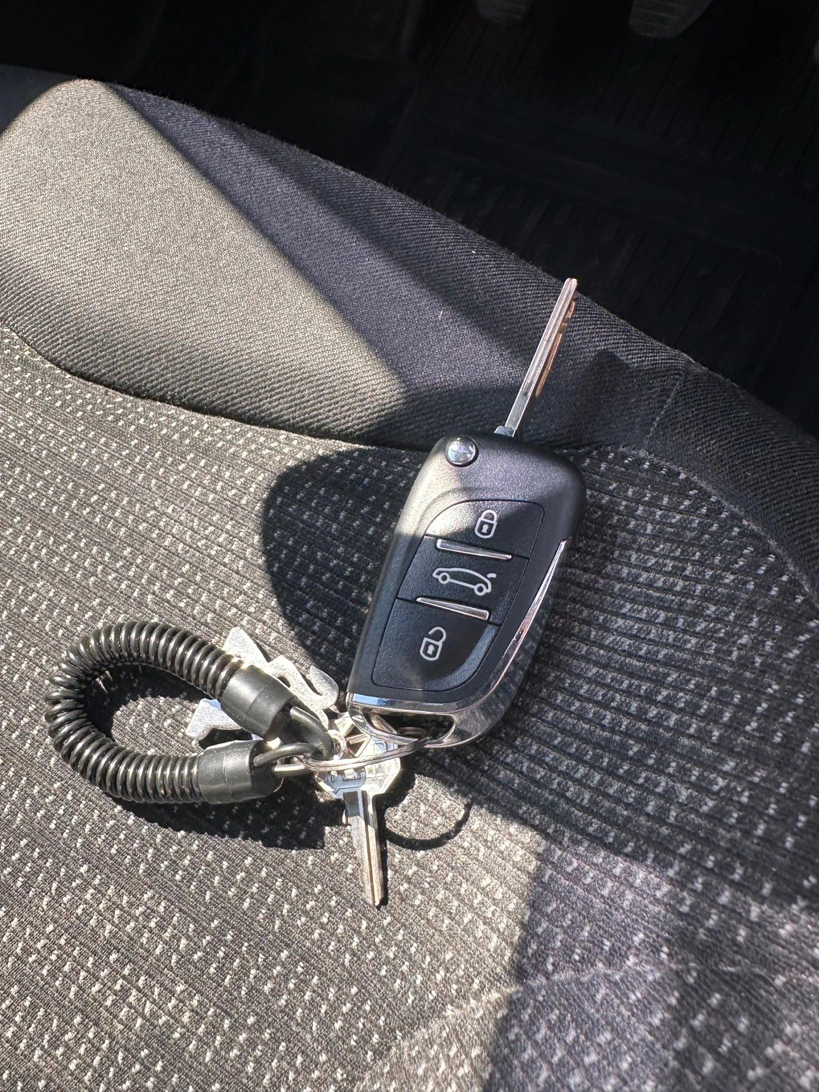 Peugeot 308 1.6 HDI 109 hp, снимка 9 - Автомобили и джипове - 54242949