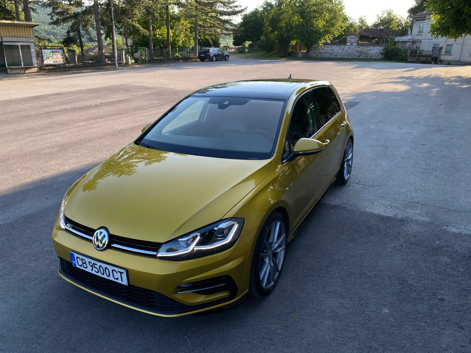 VW Golf R-line