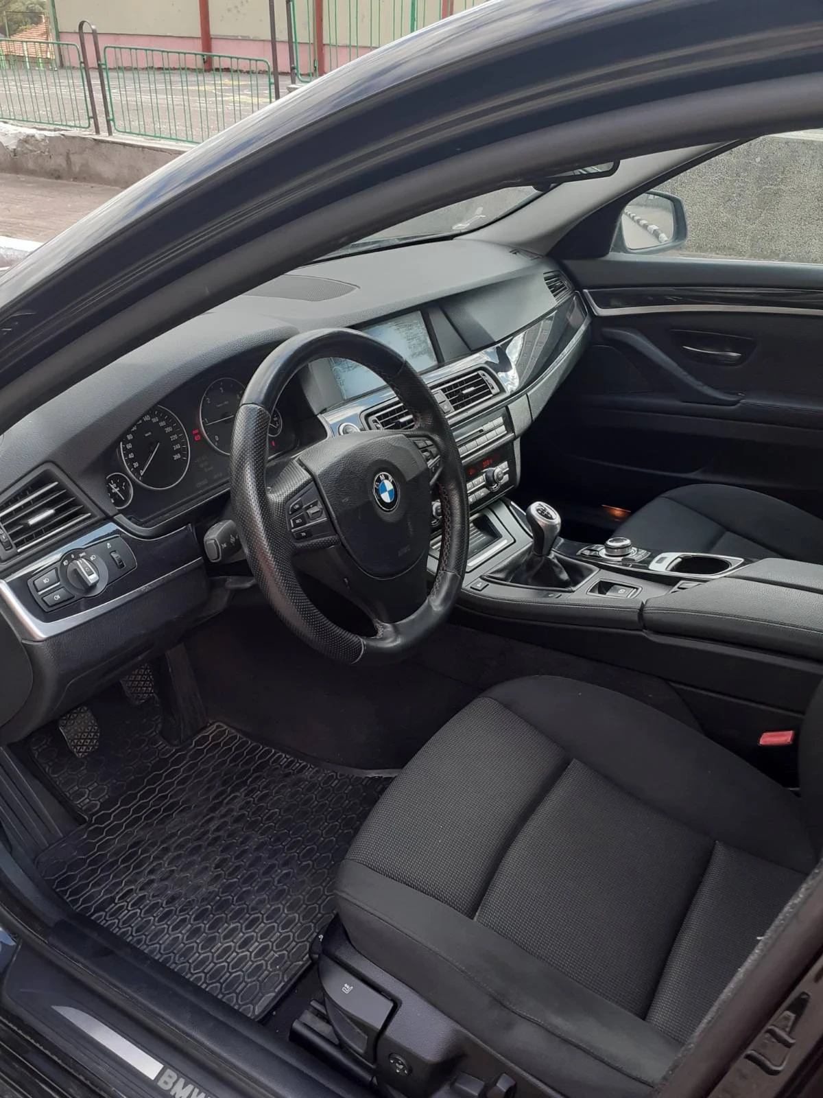 BMW 520, снимка 7 - Автомобили и джипове - 54640302