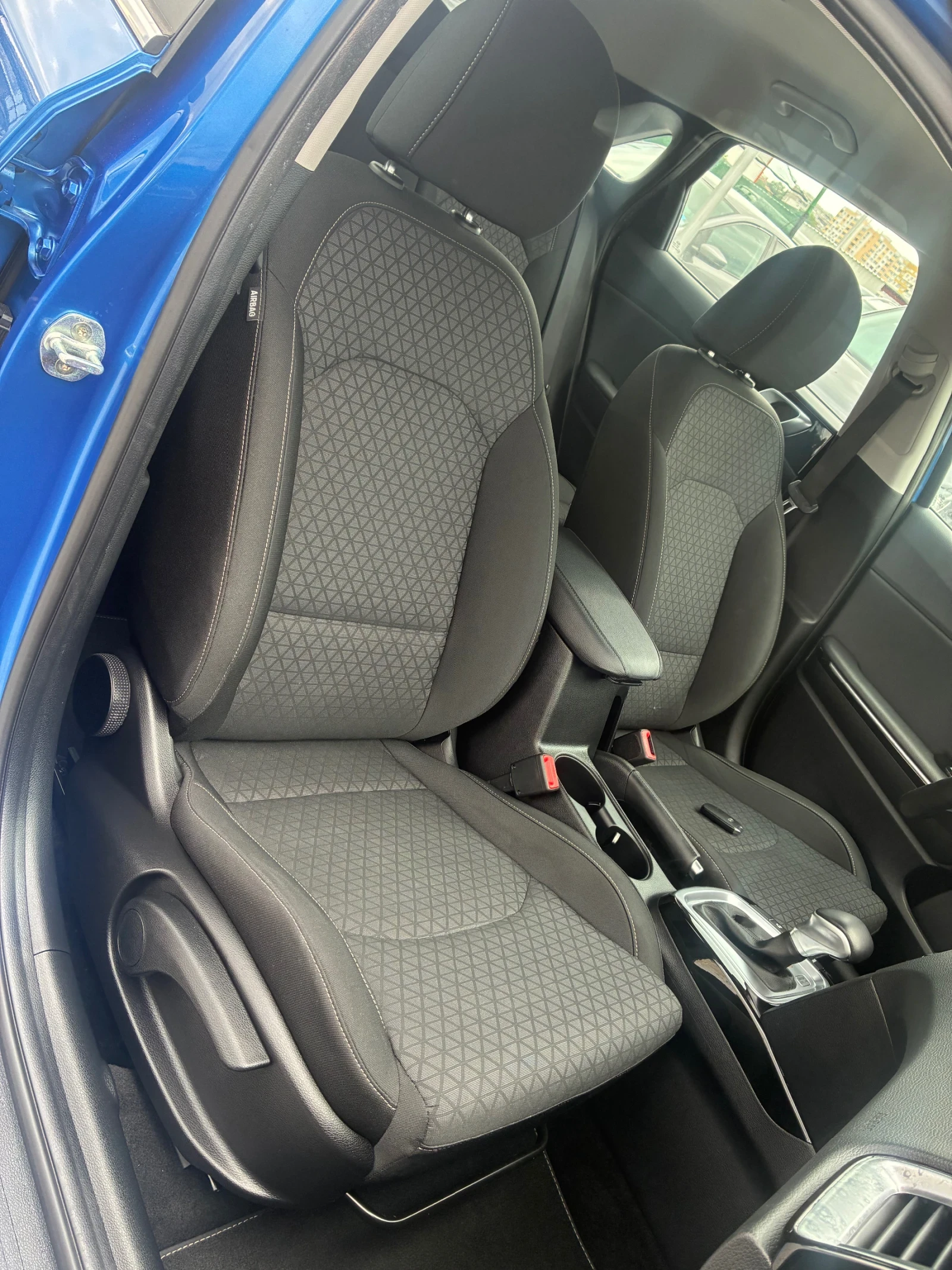 Kia Ceed 1.4 T-GDI SWISS, снимка 9 - Автомобили и джипове - 54713974