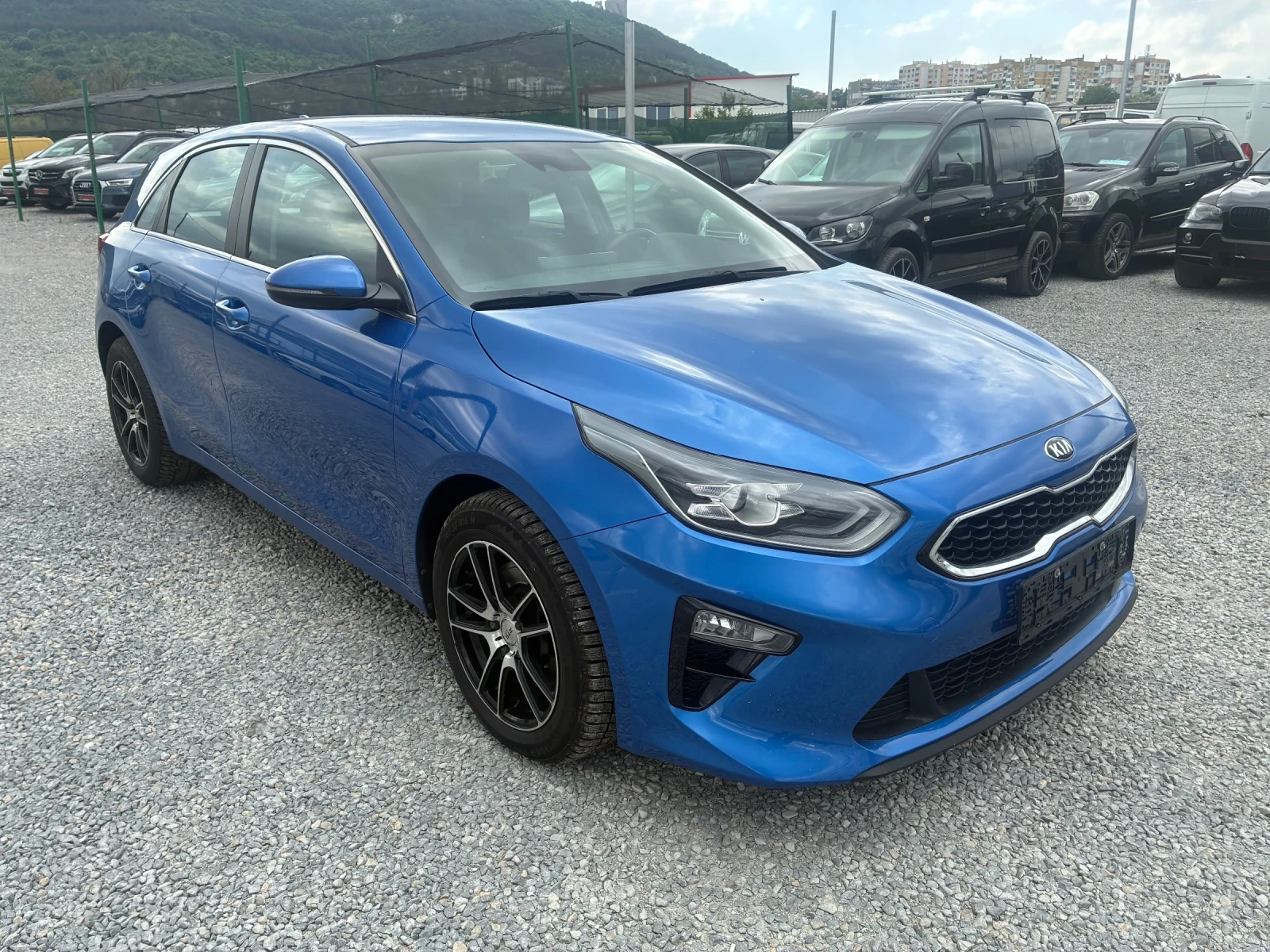 Kia Ceed 1.4 T-GDI SWISS, снимка 8 - Автомобили и джипове - 54713974