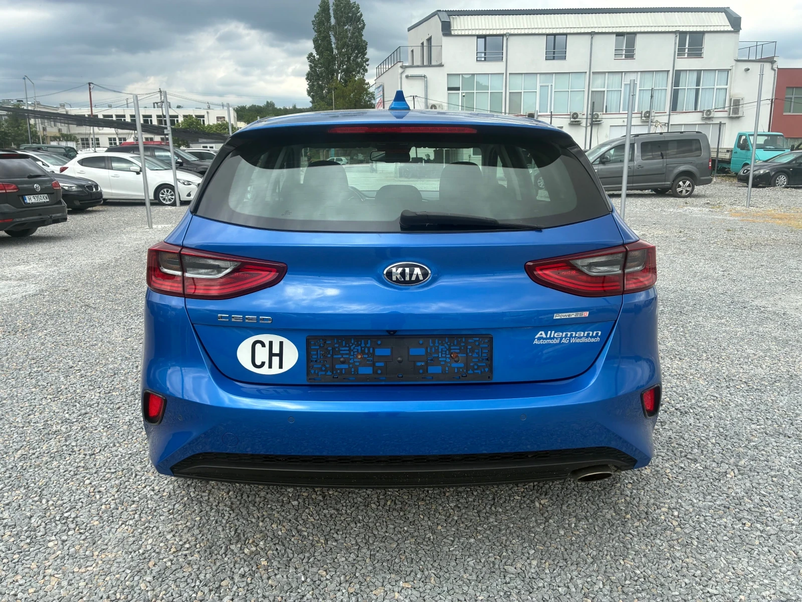 Kia Ceed 1.4 T-GDI SWISS, снимка 5 - Автомобили и джипове - 54713974