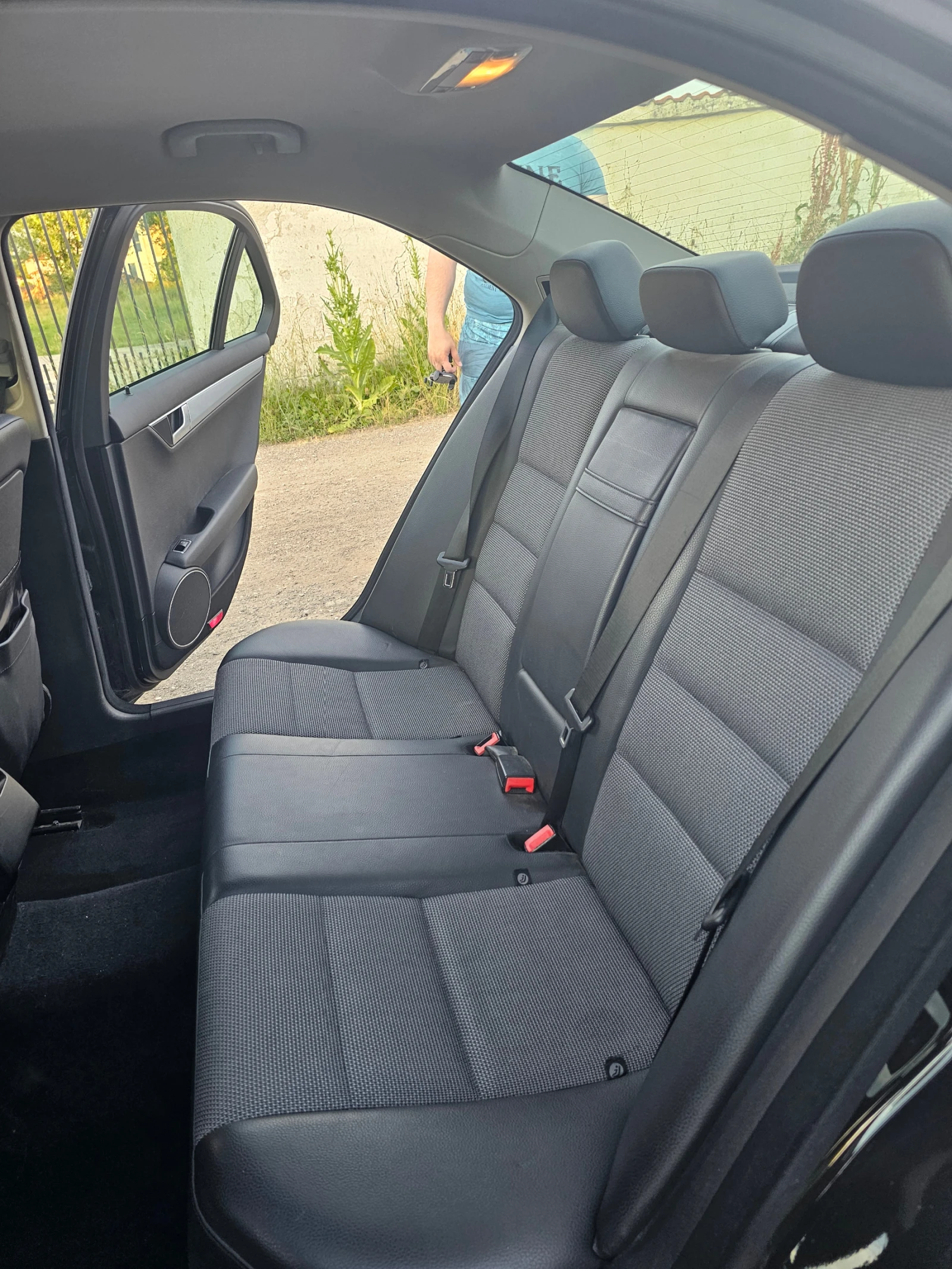 Mercedes-Benz C 220 CDI, Facelift, снимка 14 - Автомобили и джипове - 54982929