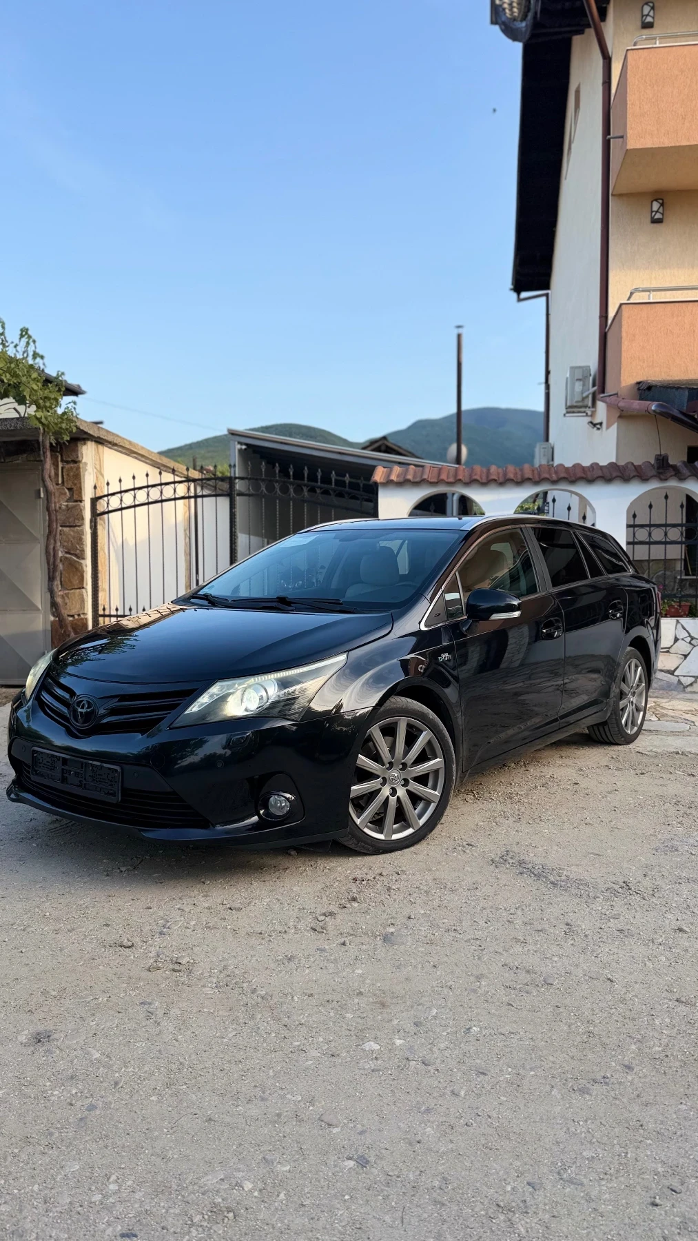 Toyota Avensis 2.2D/PREMIUM/FULL/FACE/, снимка 2 - Автомобили и джипове - 55105490