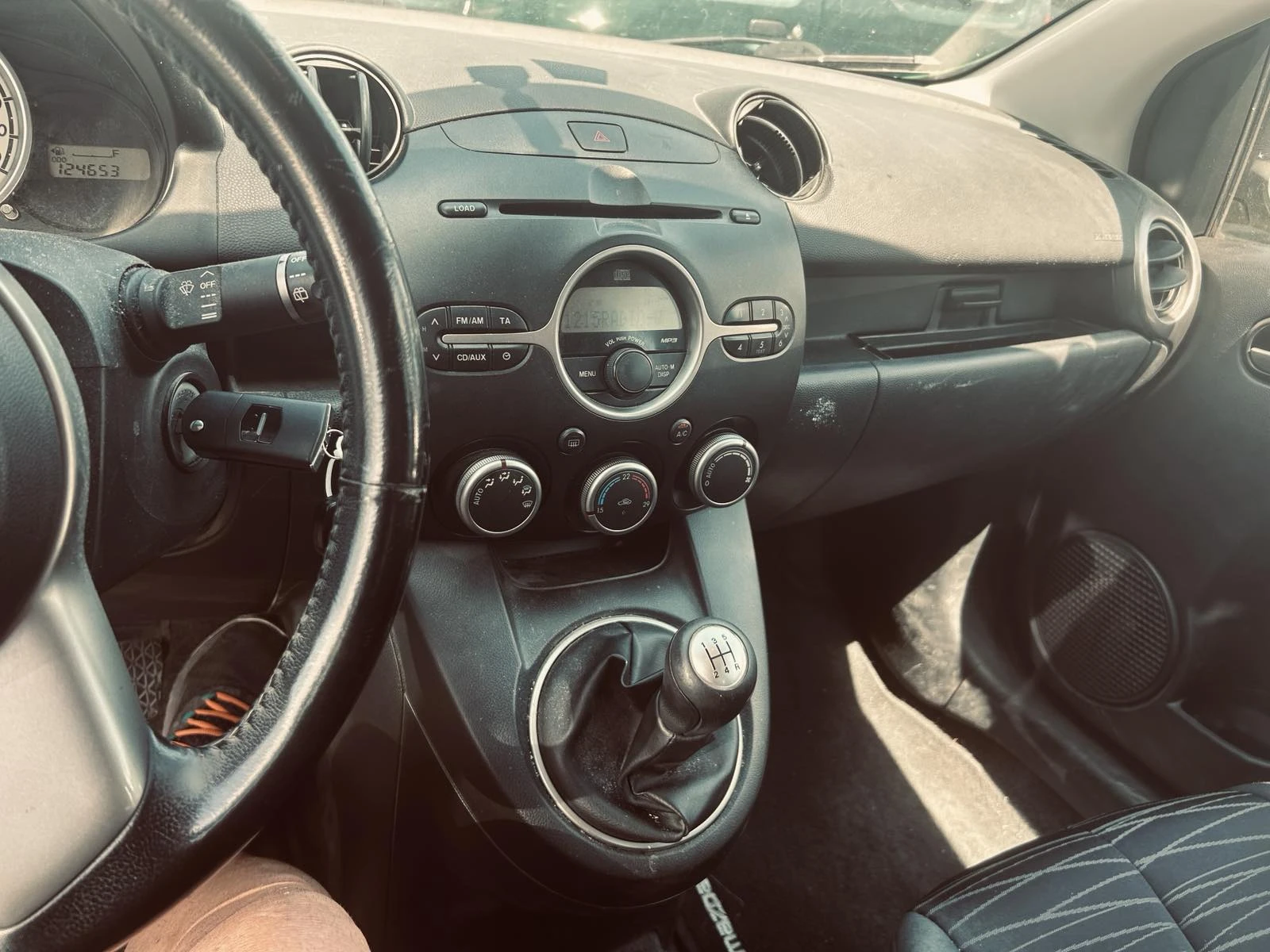 Mazda 2 1.3i ESKLUZIVE , снимка 4 - Автомобили и джипове - 55191656
