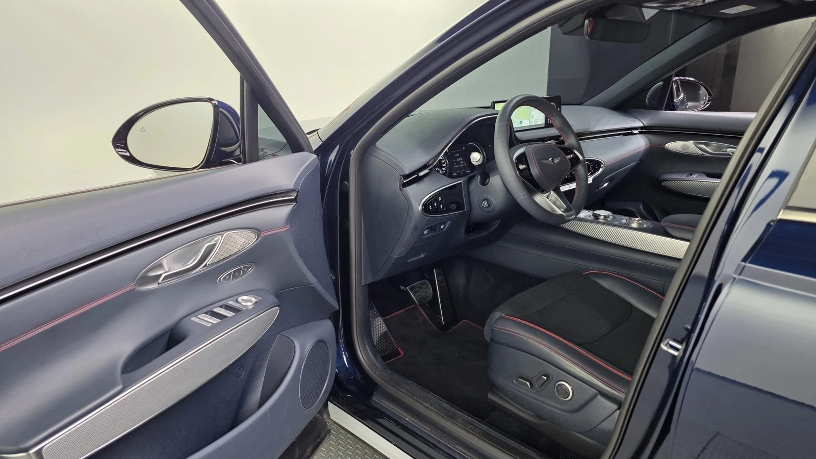 Genesis GV70 2.5* ЛЮК* KEYLESS* ПОДГРЕВ ВОЛАН* КРАЙНА ЦЕНА, снимка 10 - Автомобили и джипове - 55318962