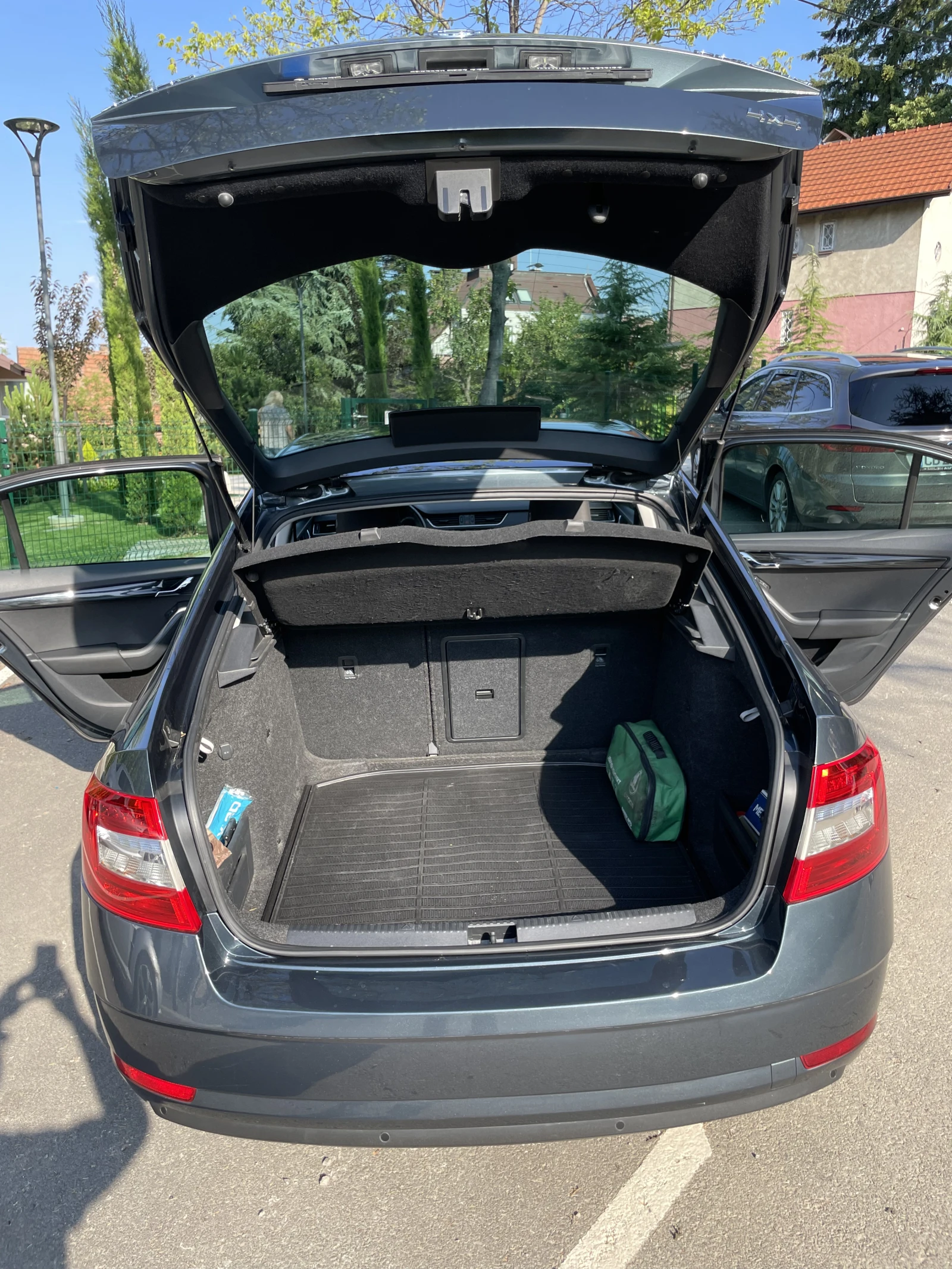 Skoda Octavia 1.8TFSI 4x4 Automatic, снимка 14 - Автомобили и джипове - 55467985