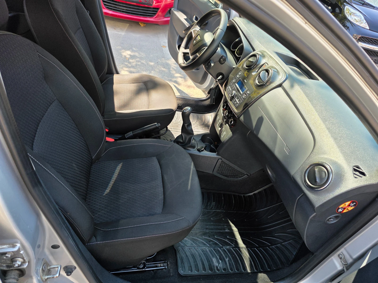 Dacia Sandero 1.0 EURO 6C, снимка 16 - Автомобили и джипове - 55593805