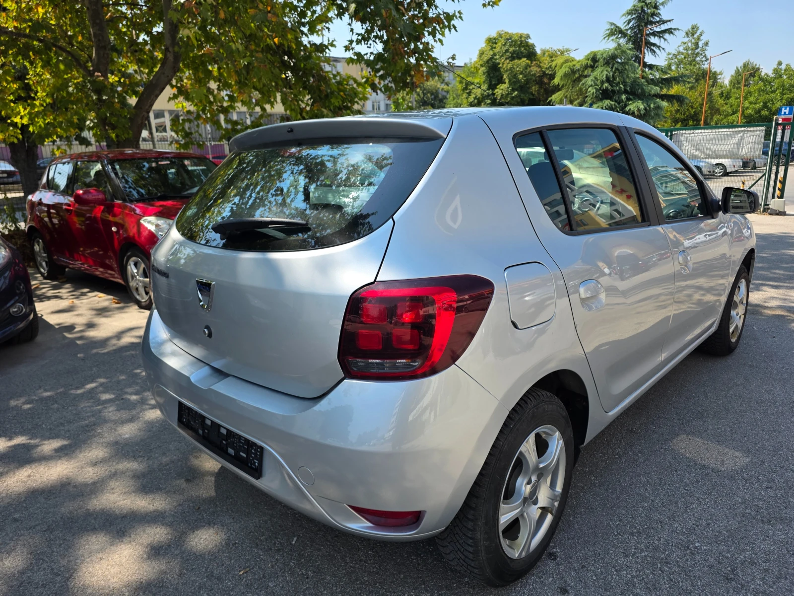 Dacia Sandero 1.0 EURO 6C, снимка 6 - Автомобили и джипове - 55593805