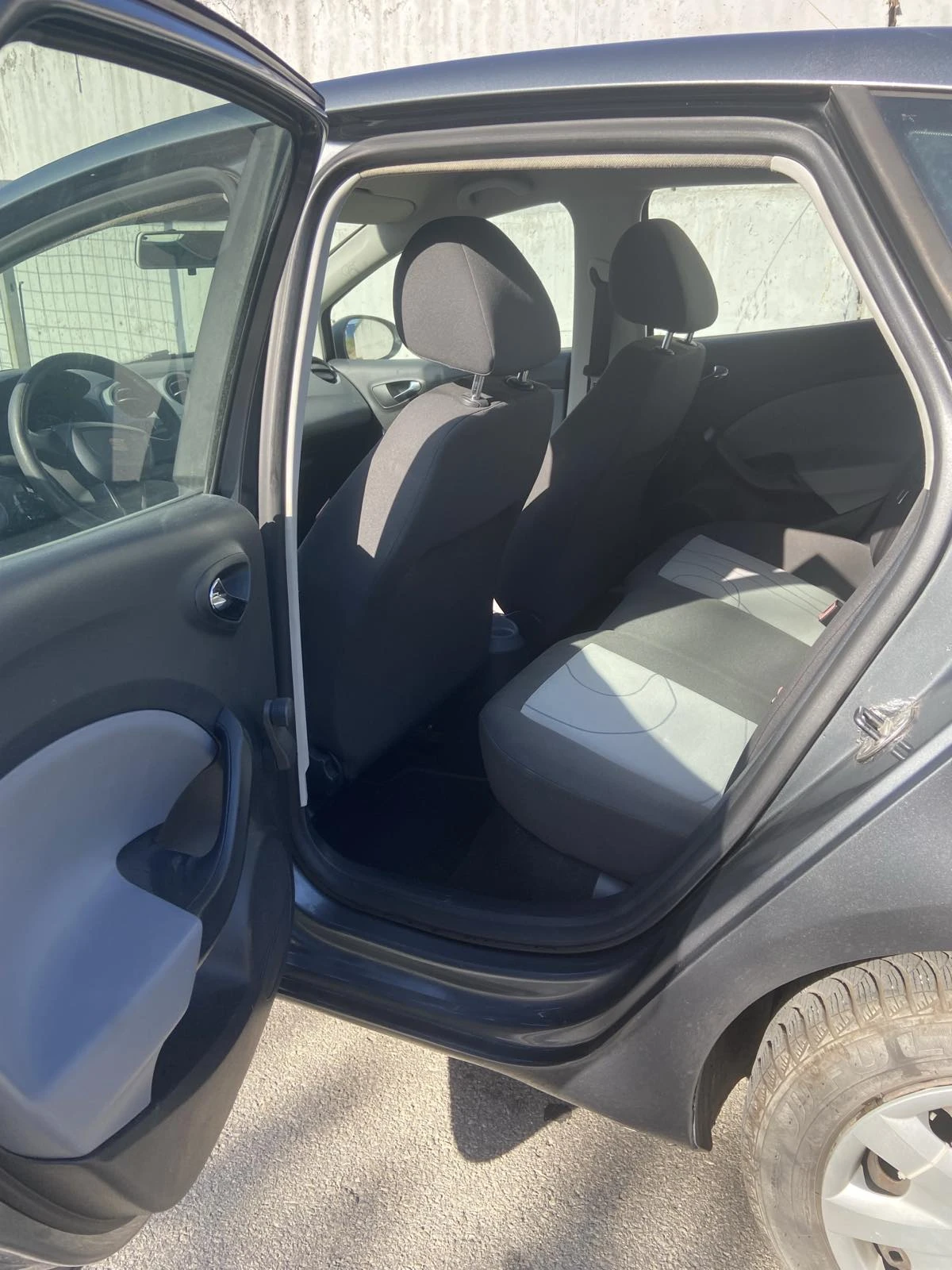 Seat Ibiza, снимка 10 - Автомобили и джипове - 55904543