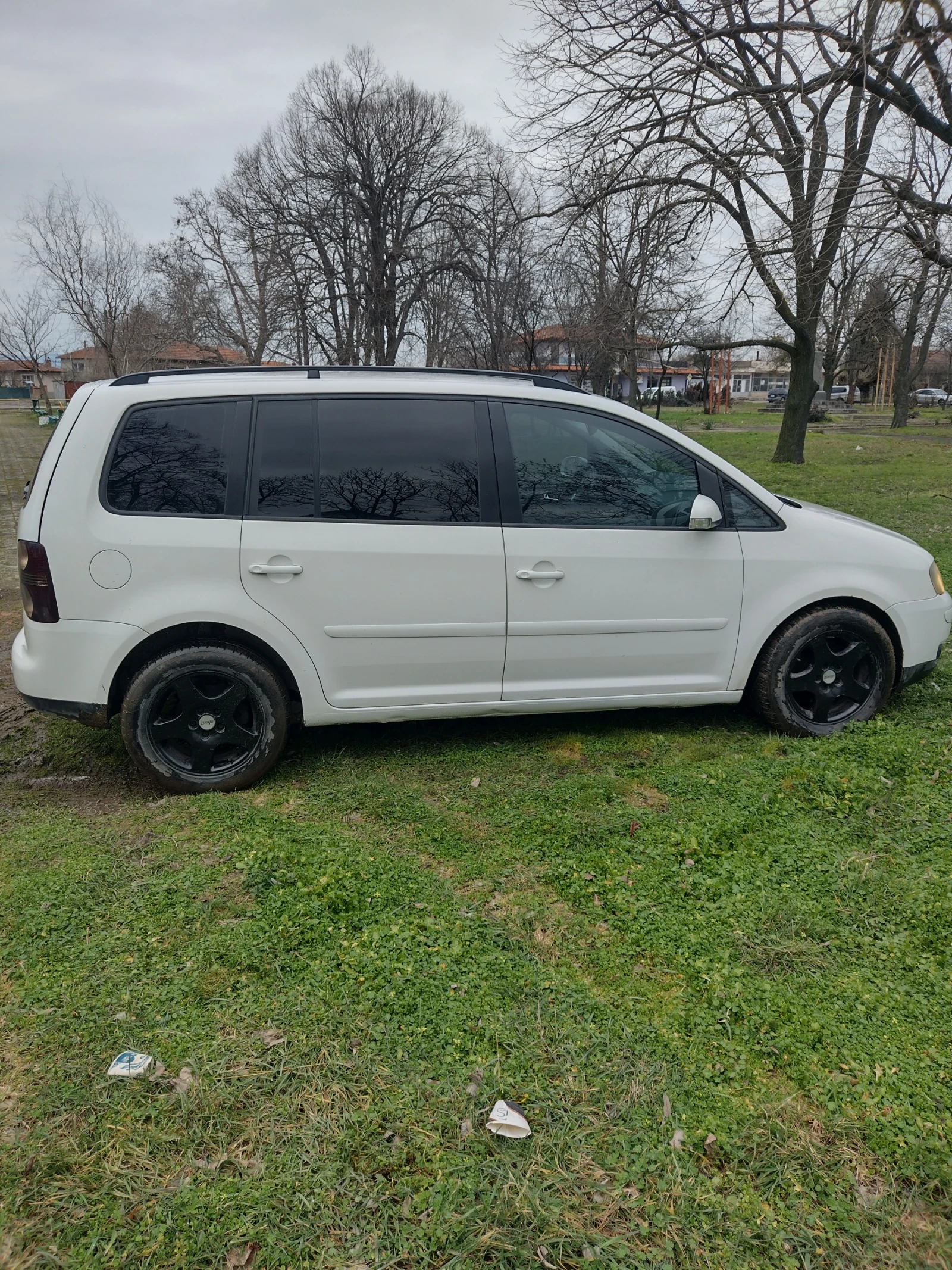 VW Touran, снимка 3 - Автомобили и джипове - 55978479