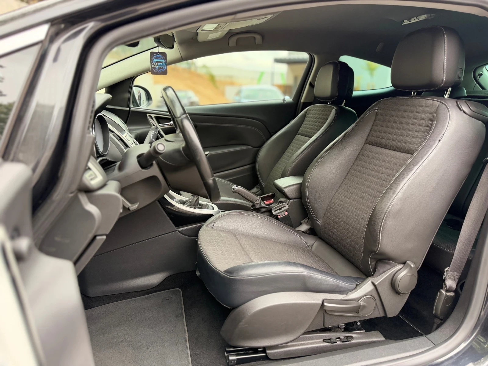 Opel Astra 1.7CDTi~110hp~GTC~НАВИГАЦИЯ, снимка 10 - Автомобили и джипове - 56280769