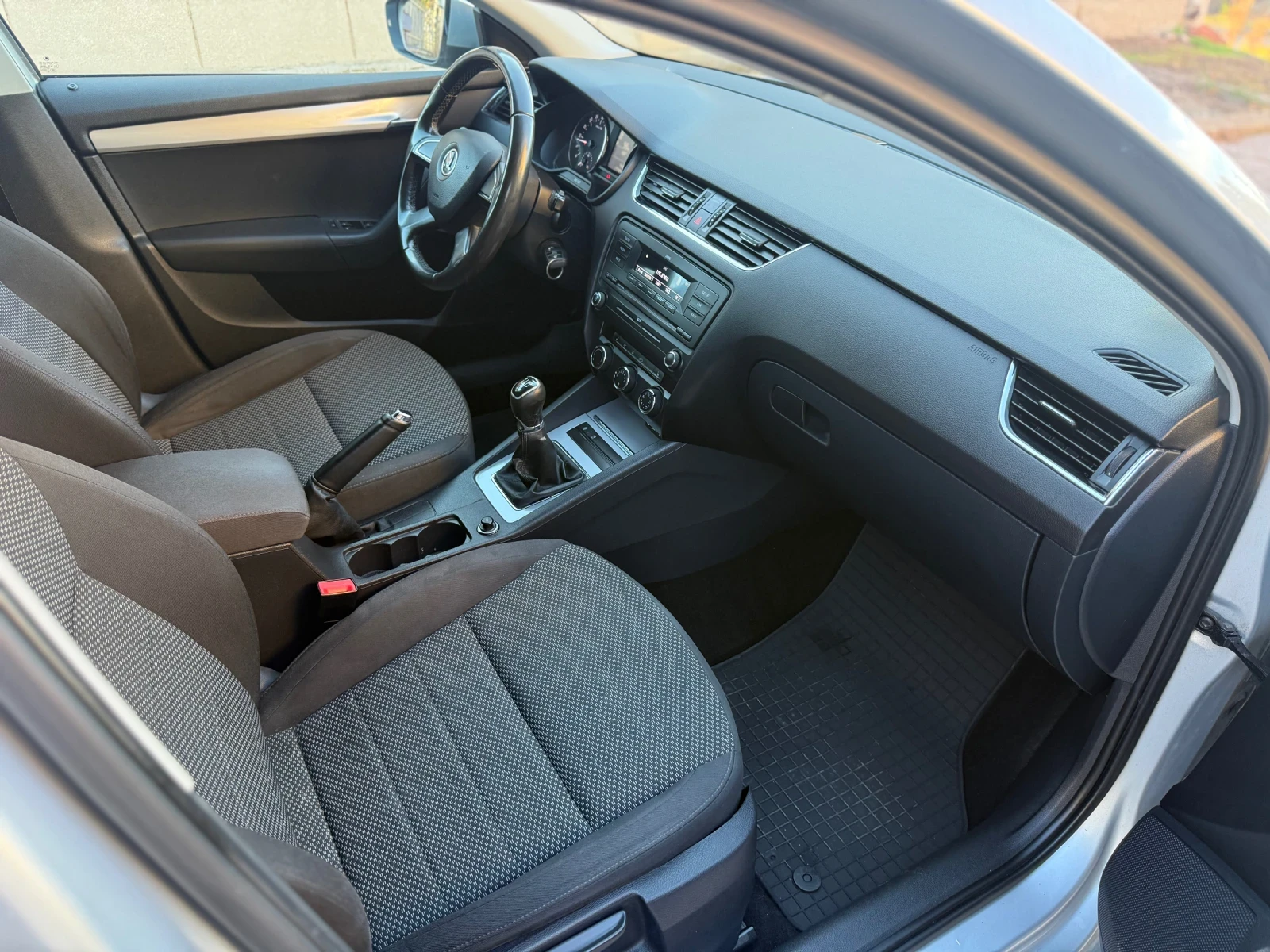 Skoda Octavia 1.6 TDI 105 k.c. | Mobile.bg � ����������� 14
