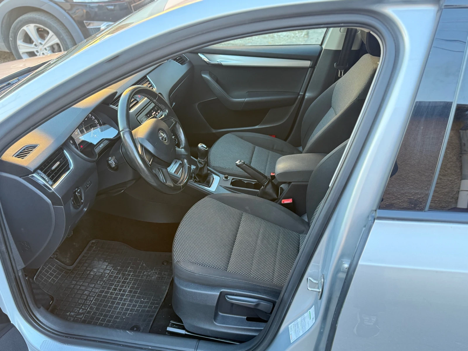Skoda Octavia 1.6 TDI 105 k.c. | Mobile.bg � ����������� 10