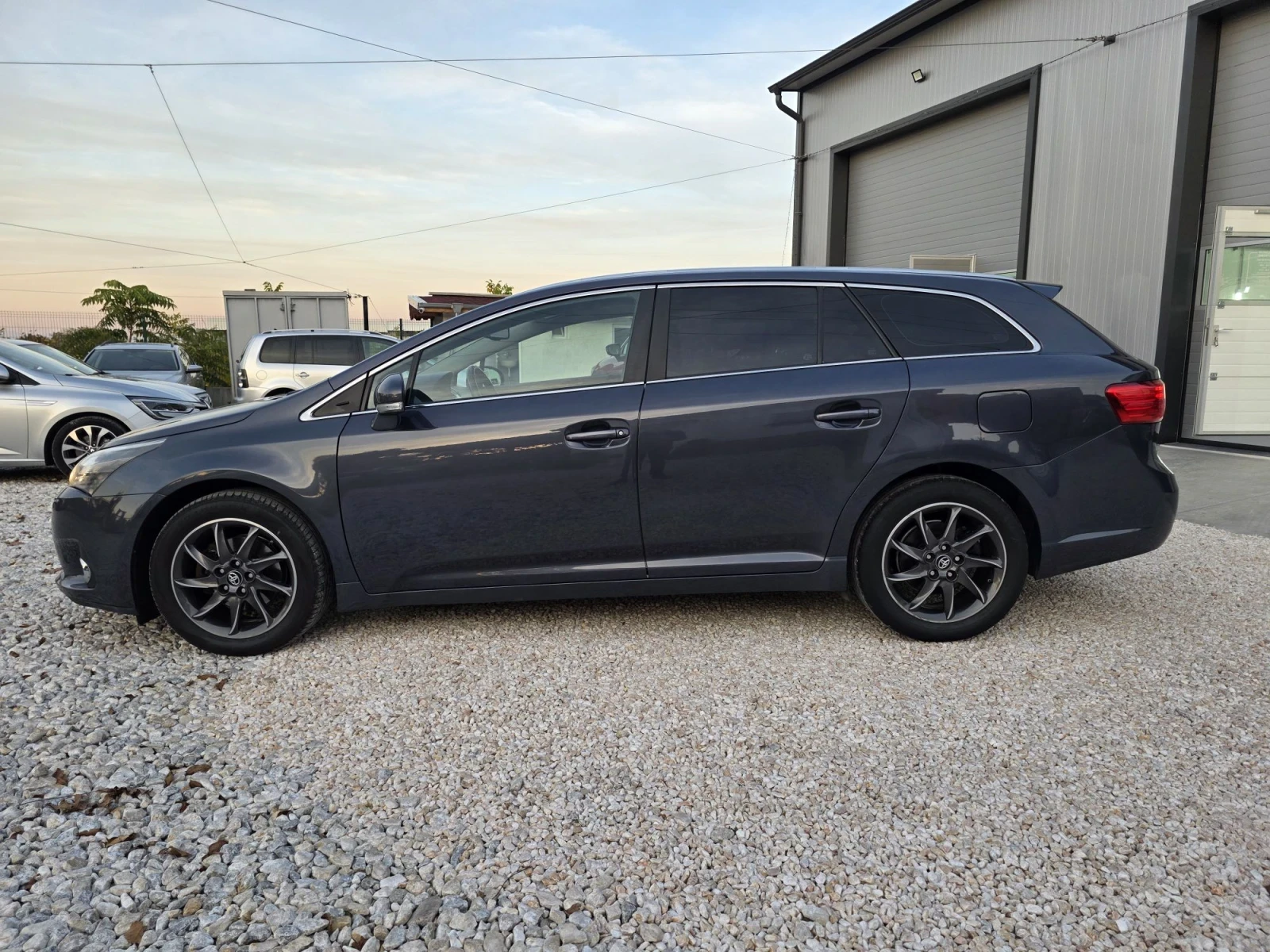 Toyota Avensis 2.0 D2D, снимка 4 - Автомобили и джипове - 56585408
