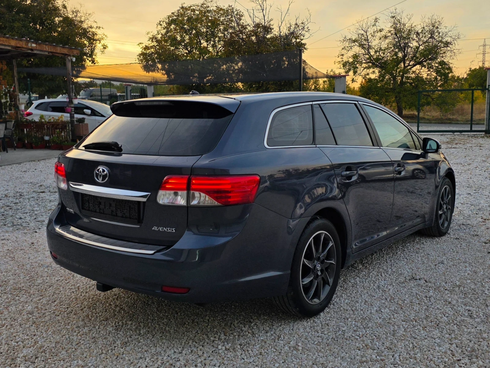 Toyota Avensis 2.0 D2D, снимка 7 - Автомобили и джипове - 56585408