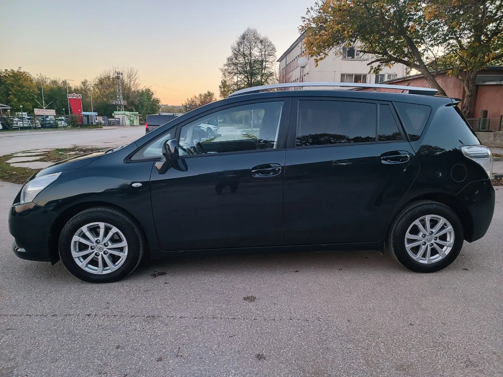 Toyota Verso 1.8i-147��-���������-�����-6��-NAVI-7� | Mobile.bg � ����������� 7