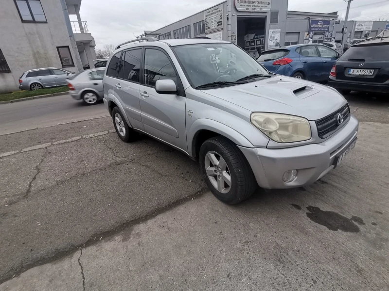 Toyota Rav4 D4d, снимка 5 - Автомобили и джипове - 48950890