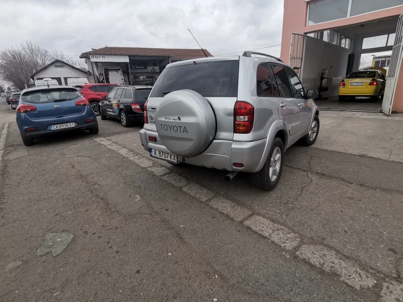 Toyota Rav4 D4d, снимка 3 - Автомобили и джипове - 48950890