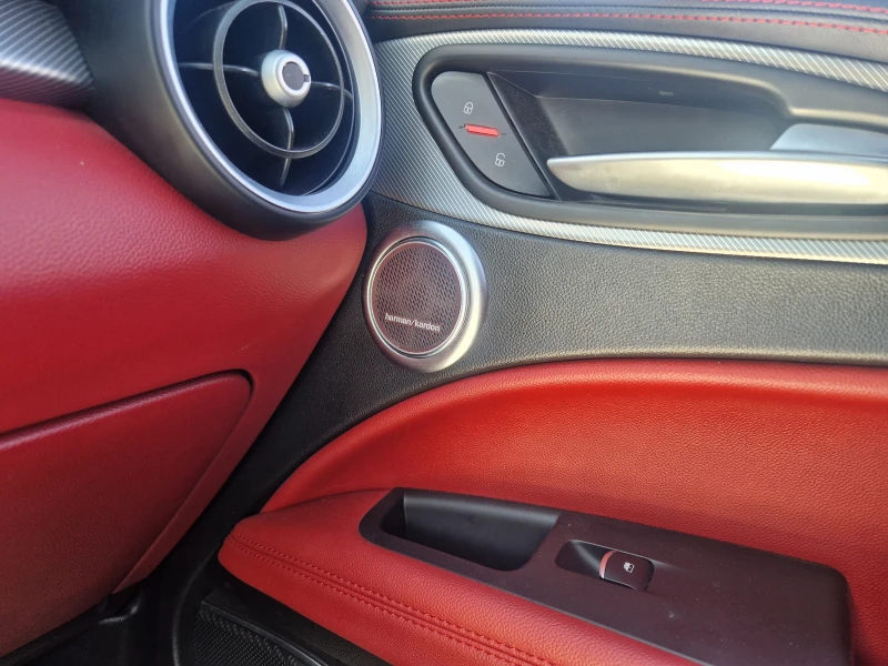 Alfa Romeo Stelvio Veloce, снимка 9 - Автомобили и джипове - 50496057